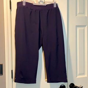 Women’s plus size athletic Capri pants Navy Blue